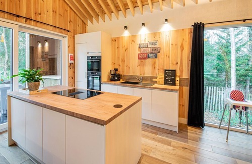 Biron Chalet De Esquí | Chalet con bañera de hidromasaje, sauna de barril y piscina