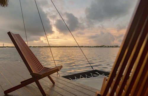 Key Largo Alquiler De Eote | Premium Floating Bungalow by Stay Ombi