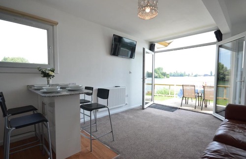 Westhampnett Casa | Premium Lake Lodges