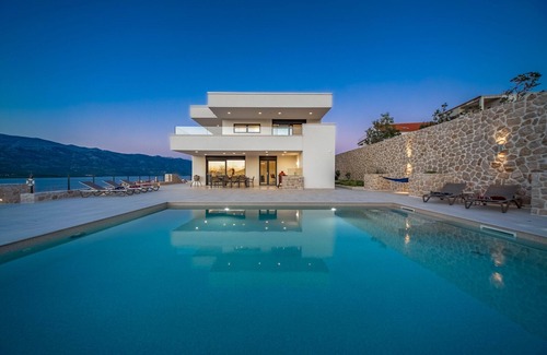 Vinjerac Villa | Villa de lujo 5 * MAR ESTRELLA - vista increíble + gran piscina