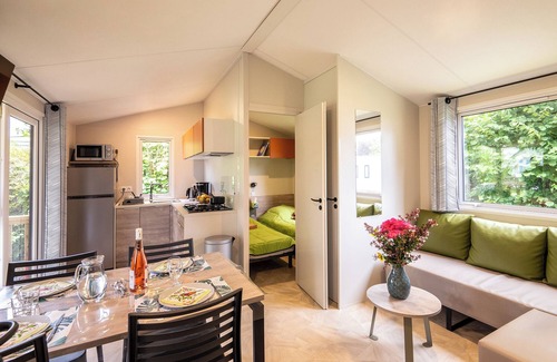 Pordic Casa | Premium mobile home with dishwasher & private spa, 2 bedrooms