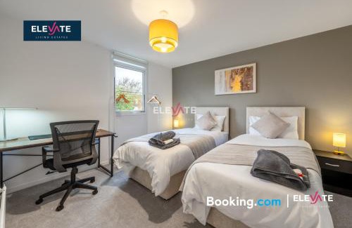 Great Houghton Apartamento | Premium Offers, Last-Minute Escapes, 3 Bedroom House, Free Parking, Sleeps Up to 5, Private Garden, Elevate Living Estates Short Lets & Serviced Apartments Northampton