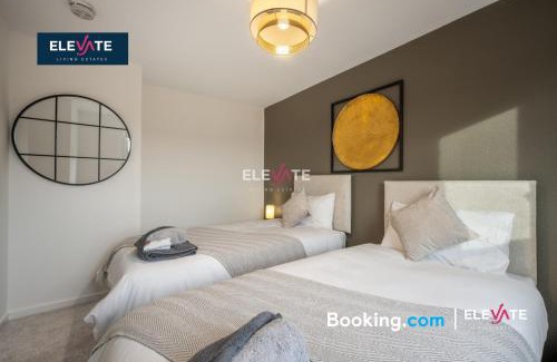 Great Houghton Apartamento | Premium Offers, Last-Minute Escapes, 3 Bedroom House, Free Parking, Sleeps Up to 5, Private Garden, Elevate Living Estates Short Lets & Serviced Apartments Northampton