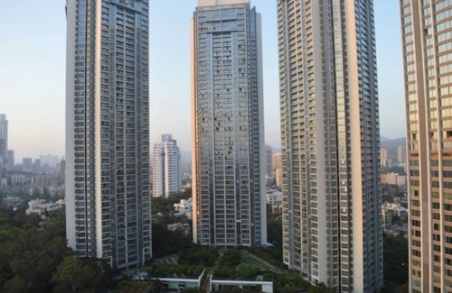 Malad East Apartamento | Pool View Premium en Esquire - Oberoi Garden City