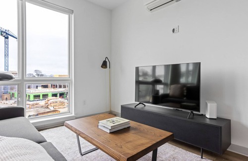 Dorchester Apartamento | Premium Savin Hill 2BR w/ W/D, near Red Line & Shops, by Blueground