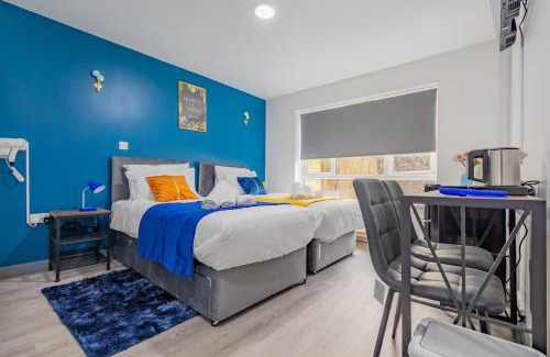 Nottingham Casa | Premium Serviced Accommodation Nottingham, 4 Bedrooms, 5 Beds, 4 Bathrooms, Sleeps 7