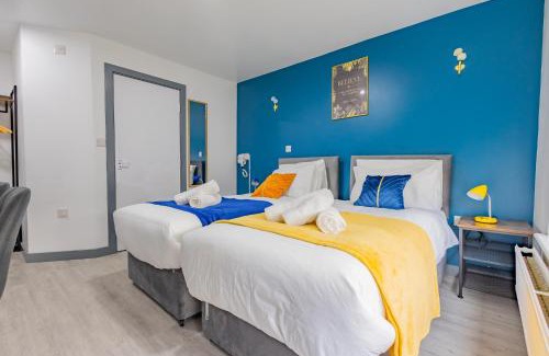 Nottingham Casa | Premium Serviced Accommodation Nottingham, 4 Bedrooms, 5 Beds, 4 Bathrooms, Sleeps 7