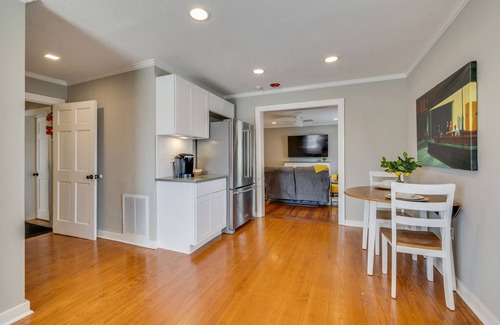Abingdon Casa | Premium Suite in Historic District, Walking Distance to Restaurants & Shops!
