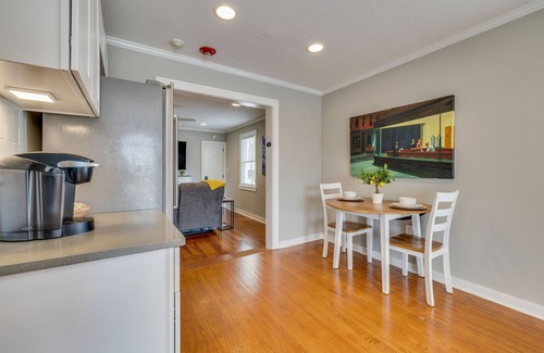 Abingdon Casa | Premium Suite in Historic District, Walking Distance to Restaurants & Shops!