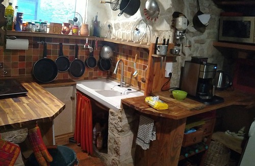 Rudelle Casa | Preserved, authentic house on the edge of a park in a Bastide in the Lot department