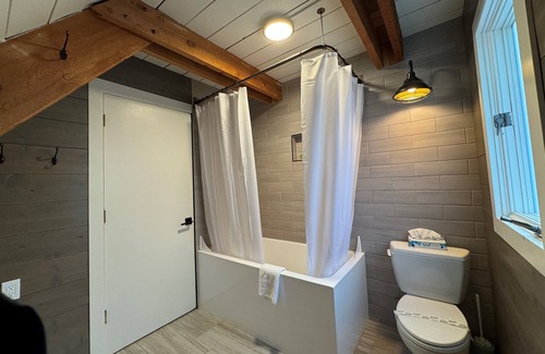 Sunriver Chalet De Esquí | Aprovechar: julio y agosto !! Grandes críticas, cerca del río, WiFi, perro OK