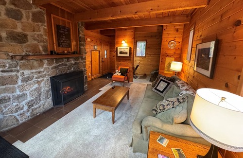 Sunriver Chalet De Esquí | Aprovechar: julio y agosto !! Grandes críticas, cerca del río, WiFi, perro OK