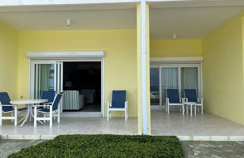 Colliers Bay Condominio | President's Wk-Oceanfront spacious beautiful Studio apartment with private patio