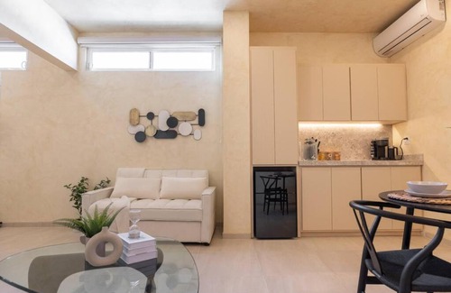 Ulbrich Apartamento | Presidential Studio with Gated Parking at Casas Sanblu