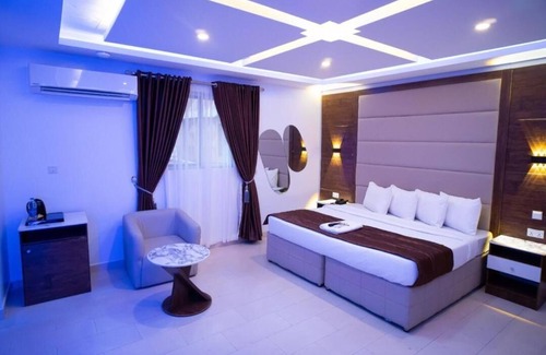 Ofin Hotel | Presken Waters