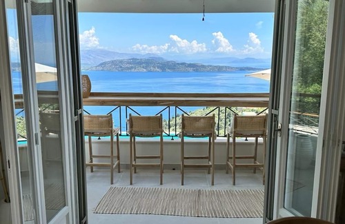 Kentroma Villa | Villas Prestige | AGNI | 5 * VilIa con piscina infinita y vistas impresionantes sobre Agni
