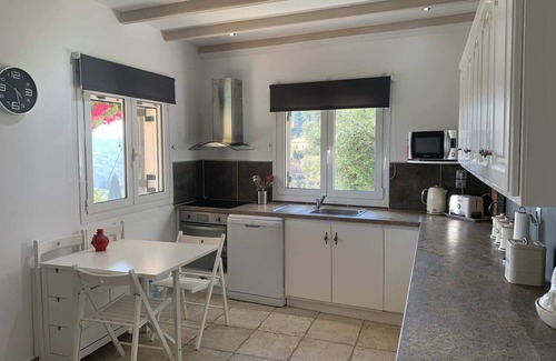 Agios Markos Villa | PRESTIGE VILLAS 'Tree Tops' - Villa en la costa noreste con piscina infinita ...