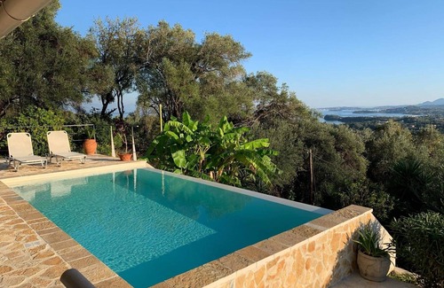 Agios Markos Villa | PRESTIGE VILLAS 'Tree Tops' - Villa en la costa noreste con piscina infinita ...