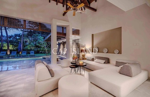 Grand River South East Casa | Prestigious 4-bedroom en-suite villa on the Golf d'Anahita