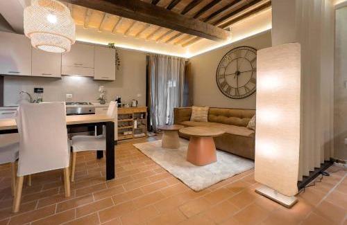 Volterra Apartamento | Prestigious Home - Pool, Gazebo, and Stellar Views