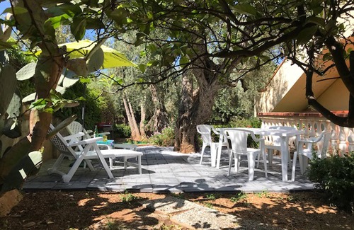 Trabia Villa | PRESTIGIOSA VILLA EN RESIDENCIA CON PISCINAS Y CAMPO DEPORTIVO