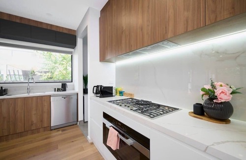 Preston Casa | 5 Bedroom/5 Bathroom Townhouse with Aircon