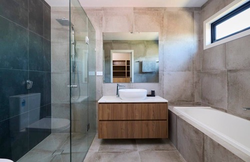 Preston Casa | 5 Bedroom/5 Bathroom Townhouse with Aircon