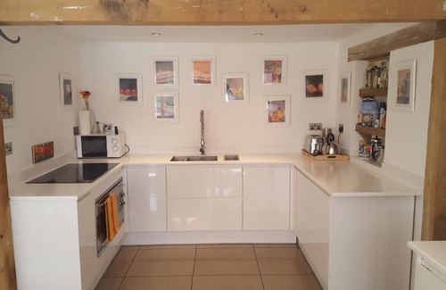 Haslemere Casa | Prestwick Oak - Open Plan 2 Double Ensuite Rural Oak Framed House Sleeps 4 plus AONB