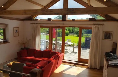 Haslemere Casa | Prestwick Oak - Open Plan 2 Double Ensuite Rural Oak Framed House Sleeps 4 plus AONB