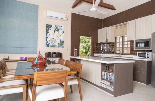 Thong Krut Villa | Frente a la playa bastante 3brm Villa con piscina