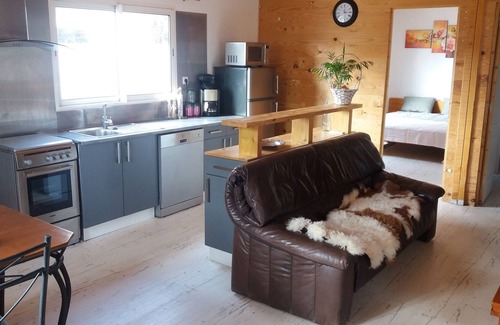 Beziers Chalet De Esquí | Bonito chalet de 65m2 con jardín, barbacoa, parking y wifi.