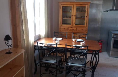 Beziers Chalet De Esquí | Bonito chalet de 65m2 con jardín, barbacoa, parking y wifi.