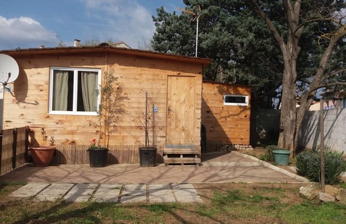 Beziers Chalet De Esquí | Bonito chalet de 65m2 con jardín, barbacoa, parking y wifi.
