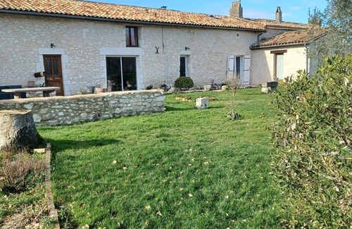 Margueron Casa | Pretty, fully-equipped stone farmhouse