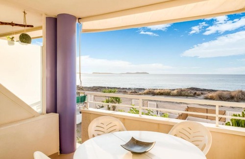 Bahía de San Antonio Casa | Pretty Holiday Home in Sant Josep de Sa Talaia near Sea