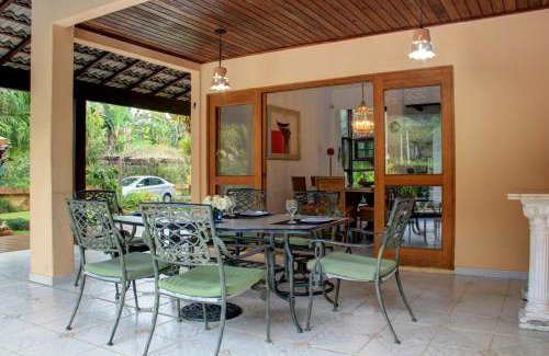 Sao Sebastiao Casa | Pretty house with pool and amazing garden