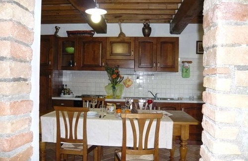 Santa Reparata Villa | Una hermosa casa con una gran piscina, jardín, pista, CA, muy amplio