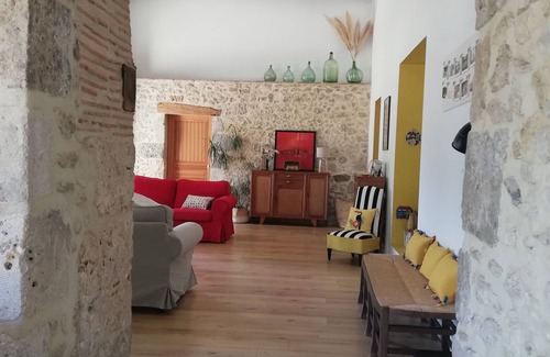 Buzet-sur-Baise Otro | Pretty renovated stone farmhouse with swimming pool and large quiet garden