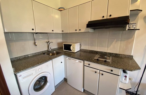 Salcidos Apartamento | LOCURA DE PRECIOS EN LAS RIAS BAJAS: APARTAMENTO PARA 4 CON PARKING Y PISCINA.