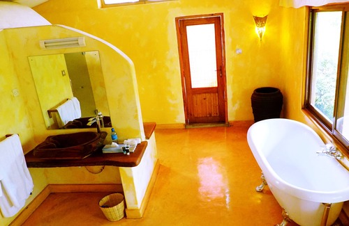 Talek Hotel | PrideInn Mara Camp & Cottages