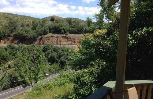 Priest Hotel | Priest Station Cafe & Cabins