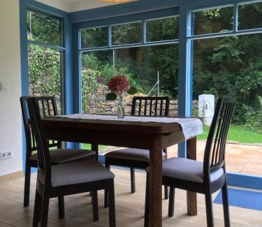 Ebenheit Apartamento | Prima Klima Villa - Ferienwohnung Steinbrecher
