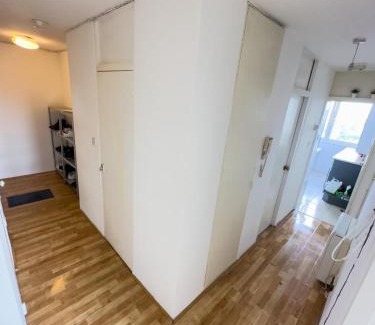 Woodberry Down Casa | Primary room with panoramic lake view