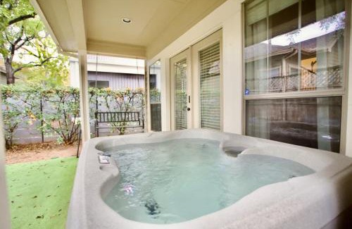 Westfield Casa | Prime Austin 6beds with Hot Tub & Gym