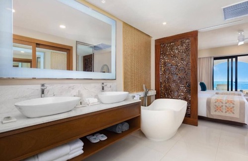 Santa Rosa Complejo | Prime Cabo San Lucas Location! 1 Bedroom Suite at Brand New Resort!!