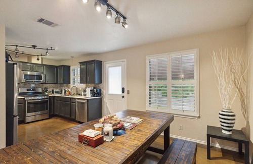 Central East Austin Casa | Prime Central East Austin Home, Walk to East 6th St