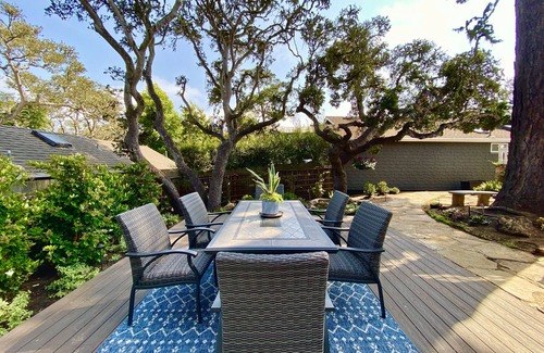 Golden Rectangle Casa | PRIME DOWNTOWN LOCATION-2br/2bath/office-Charming Cottage