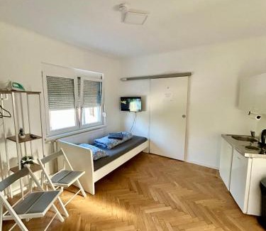Gerasdorf bei Wien Apartamento | Prime GER Apartments near Vienna - Free Parking