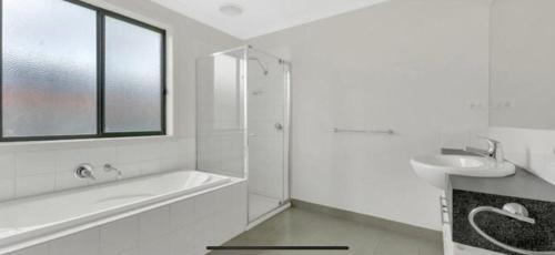 Truganina Casa | Prime home room no.4