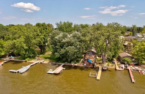 Fox Lake Apartamento | prime lake frontage